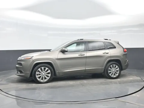 Another view of 2017 Jeep Cherokee Overland for sale in Darlington, SC at Bob Mills Chevrolet