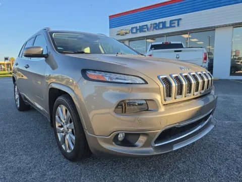 Brown 2017 Jeep Cherokee Overland for sale in Darlington, SC