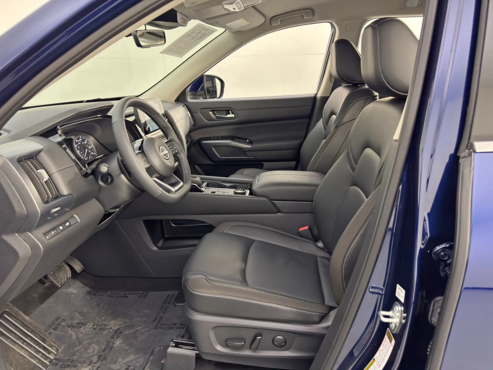 2025 Nissan Pathfinder SL - Photo 14