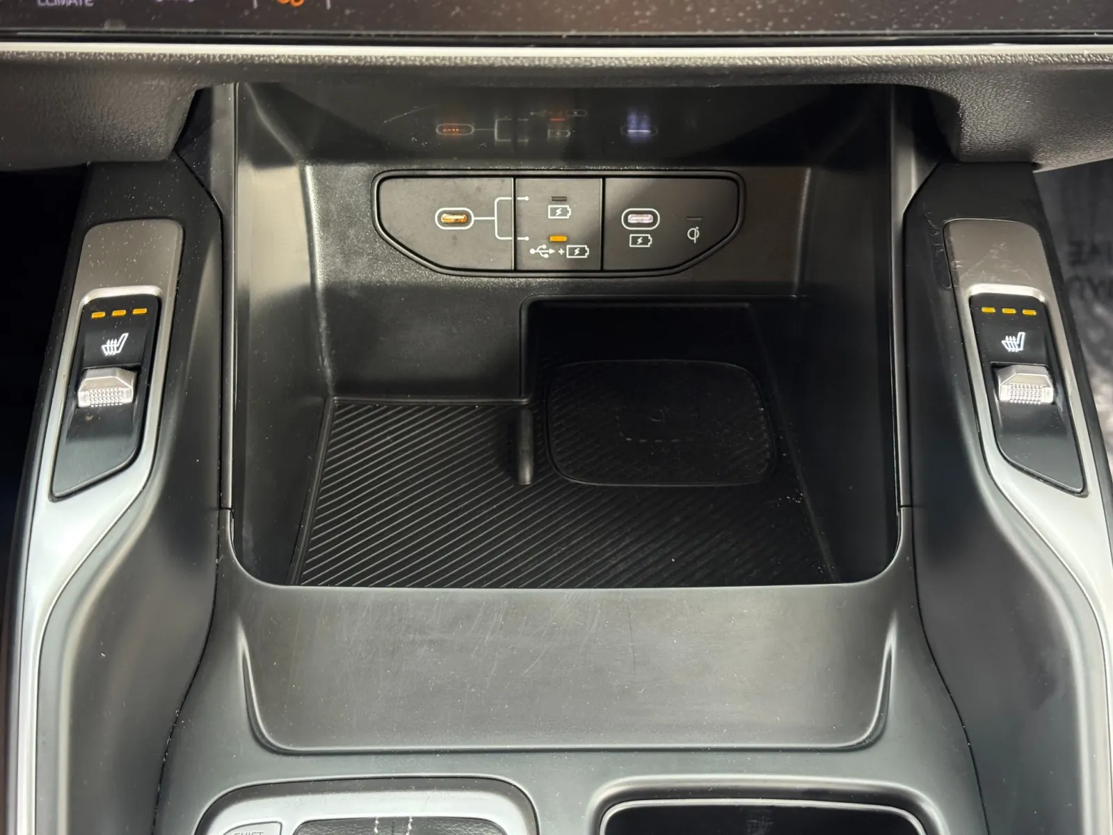 2024 Kia Sorento S - Photo 26