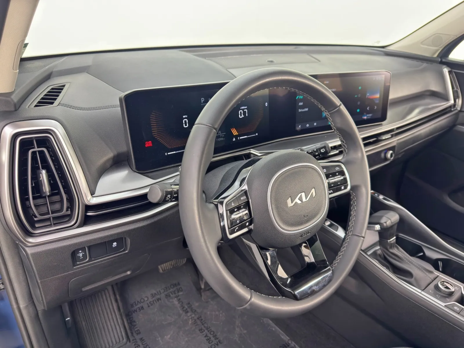 2024 Kia Sorento S - Photo 13