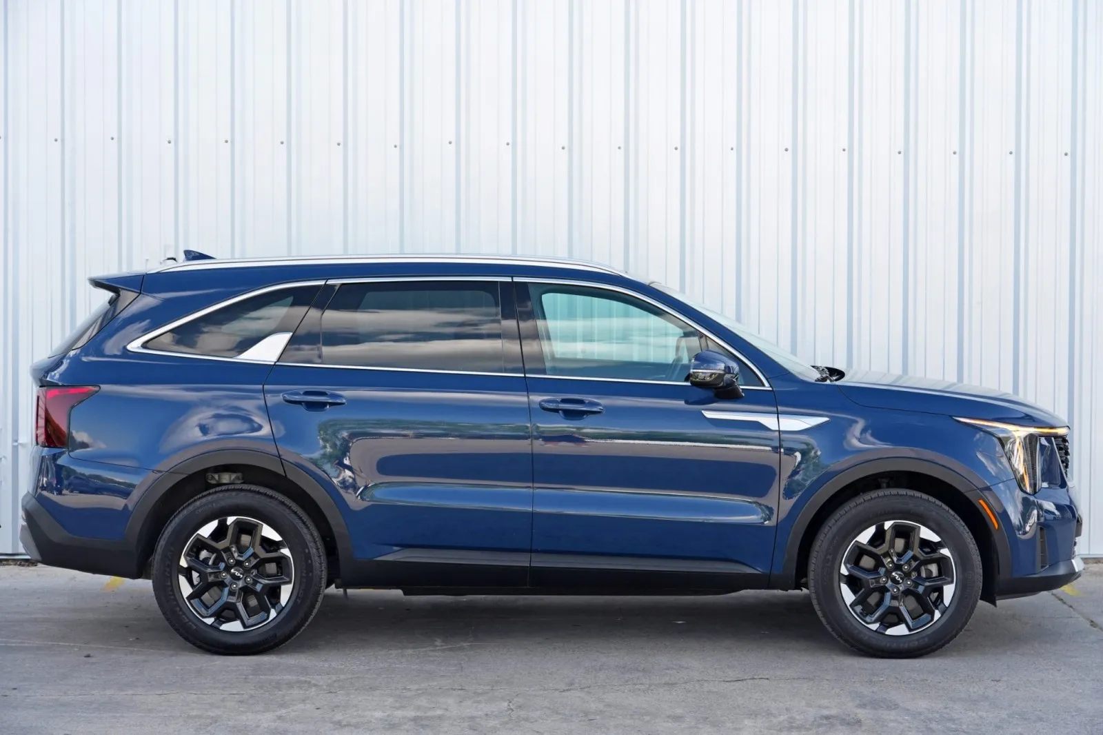 2024 Kia Sorento S - Photo 49