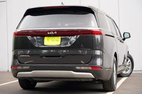 More photos of 2023 Kia Carnival LX at Atlanta Best Used Cars, GA