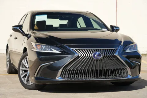 Photos of 2020 Lexus ES 300h for sale in Peachtree Corners, GA at Atlanta Best Used Cars