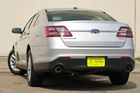 More photos of 2015 Ford Taurus SE at Atlanta Best Used Cars, GA