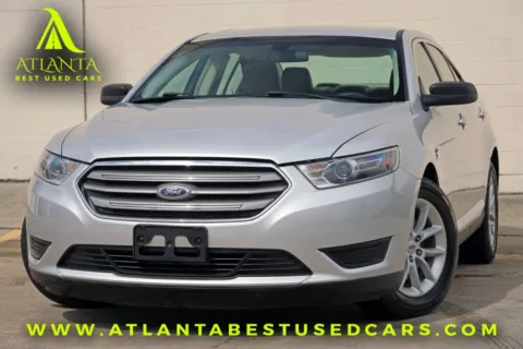 Silver 2015 Ford Taurus SE for sale in Peachtree Corners, GA