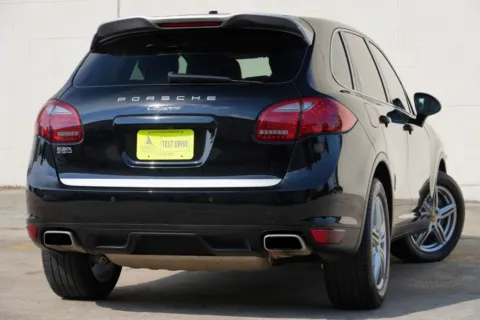 More photos of 2014 Porsche Cayenne Platinum Edition at Atlanta Best Used Cars, GA