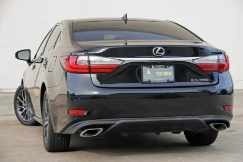 More photos of 2016 Lexus ES 350 w/ Navigation Package at Atlanta Best Used Cars, GA