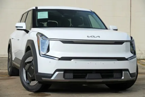 Photos of 2026 Kia EV9 Light Long Range for sale in Peachtree Corners, GA at Atlanta Best Used Cars
