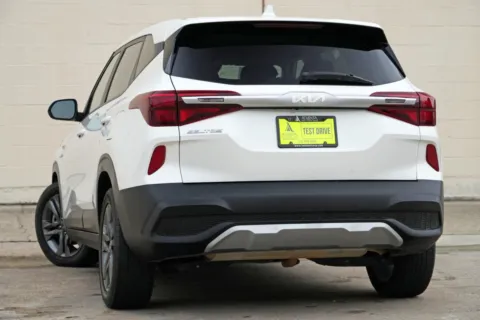 More photos of 2023 Kia Seltos LX at Atlanta Best Used Cars, GA