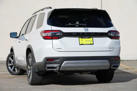 More photos of 2023 Honda Pilot Elite at Atlanta Best Used Cars, GA
