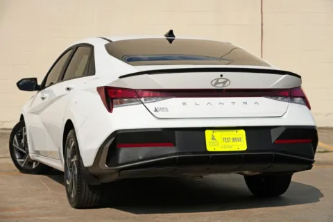 More photos of 2025 Hyundai Elantra SEL Sport at Atlanta Best Used Cars, GA