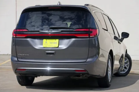 More photos of 2022 Chrysler Pacifica Touring L at Atlanta Best Used Cars, GA