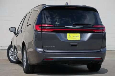 More photos of 2022 Chrysler Pacifica Touring L at Atlanta Best Used Cars, GA