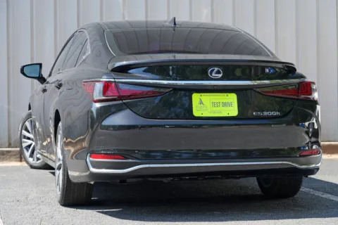 More photos of 2021 Lexus ES 300h at Atlanta Best Used Cars, GA