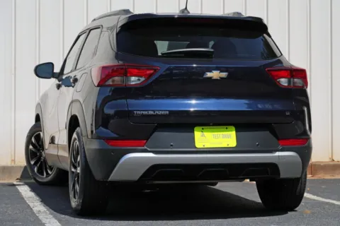 More photos of 2021 Chevrolet Trailblazer LT w/ Convenience & Driver Confidence Packages at Atlanta Best Used Cars, GA