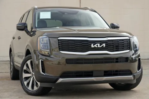 Photos of 2022 Kia Telluride EX w/ Premium Package for sale in Peachtree Corners, GA at Atlanta Best Used Cars