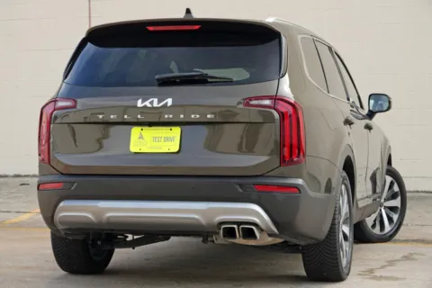 More photos of 2022 Kia Telluride EX w/ Premium Package at Atlanta Best Used Cars, GA