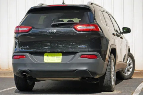 More photos of 2016 Jeep Cherokee Latitude at Atlanta Best Used Cars, GA