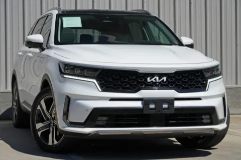 Photos of 2023 Kia Sorento Plug-In Hybrid SX Prestige for sale in Peachtree Corners, GA at Atlanta Best Used Cars