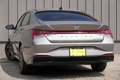 More photos of 2022 Hyundai Elantra Hybrid Blue at Atlanta Best Used Cars, GA