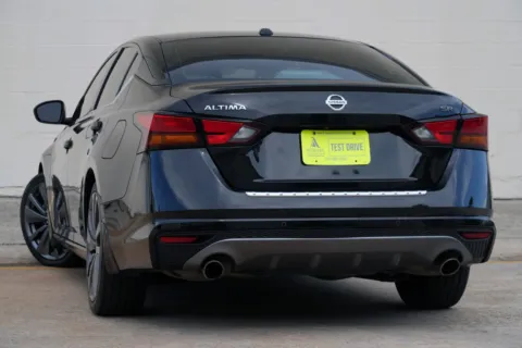 More photos of 2021 Nissan Altima 2.5 SR at Atlanta Best Used Cars, GA
