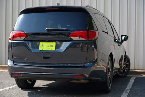 More photos of 2020 Chrysler Pacifica Touring L Plus w/ Appearance Package at Atlanta Best Used Cars, GA
