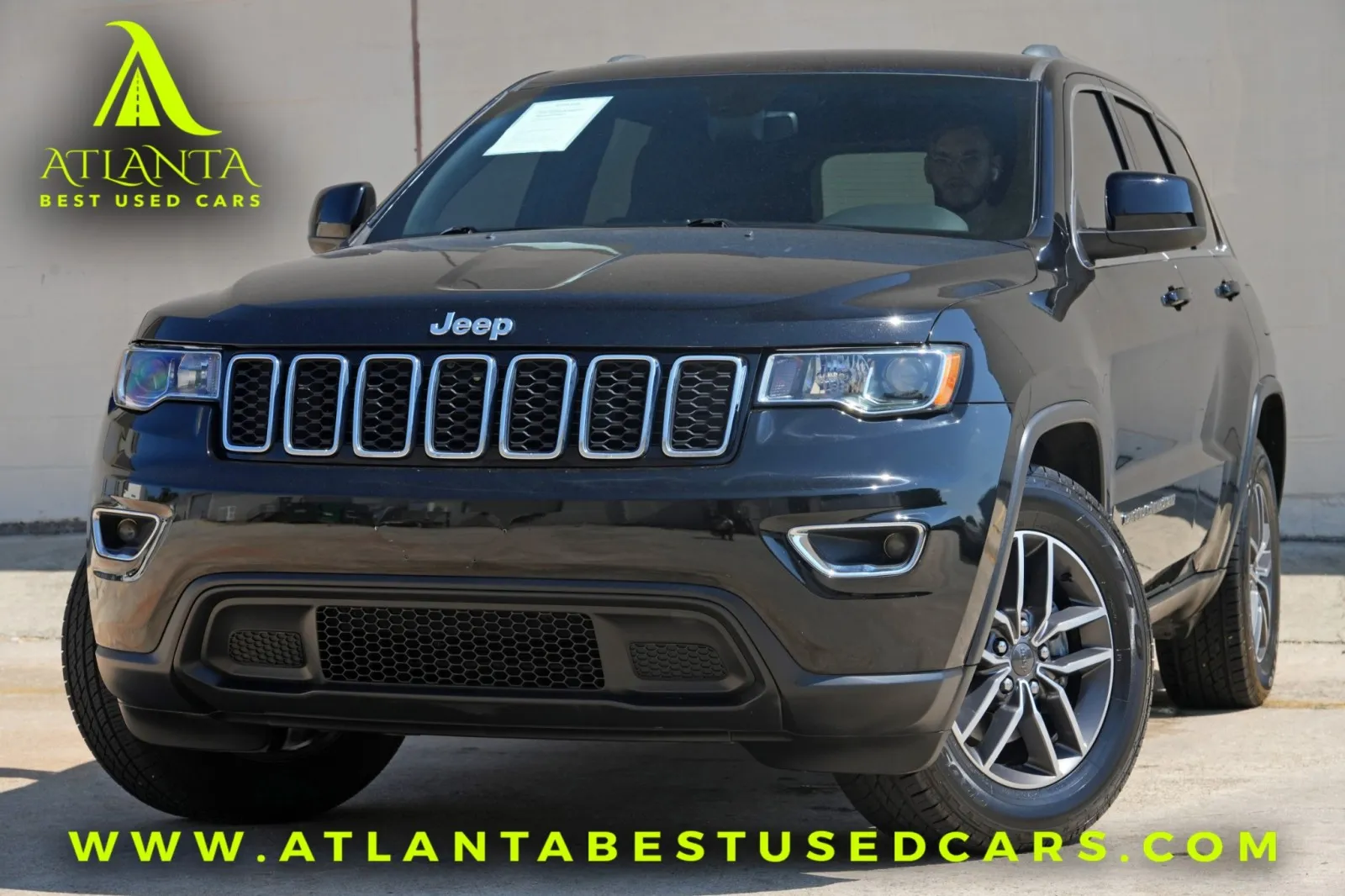Black 2019 Jeep Grand Cherokee Laredo E for sale in Peachtree Corners, GA