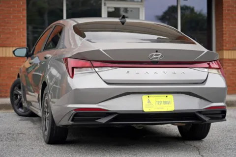 More photos of 2022 Hyundai Elantra SEL w/ Convenience Package at Atlanta Best Used Cars, GA