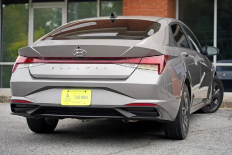 More photos of 2022 Hyundai Elantra SEL w/ Convenience Package at Atlanta Best Used Cars, GA