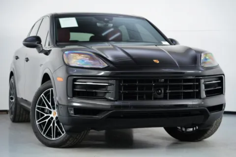 More photos of 2024 Porsche Cayenne E-Hybrid w/ Premium Plus Package at DRIVE A DREAM, GA