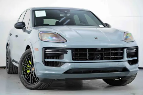 More photos of 2024 Porsche Cayenne Turbo E-Hybrid w/ Premium Plus Package at DRIVE A DREAM, GA