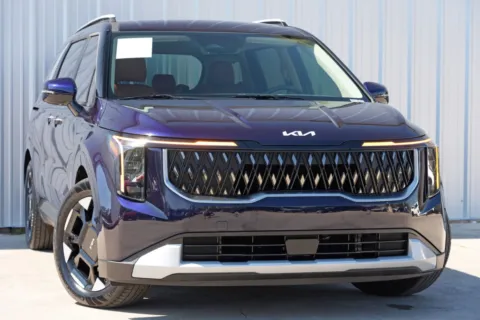 More photos of 2025 Kia Carnival EX at DRIVE A DREAM, GA