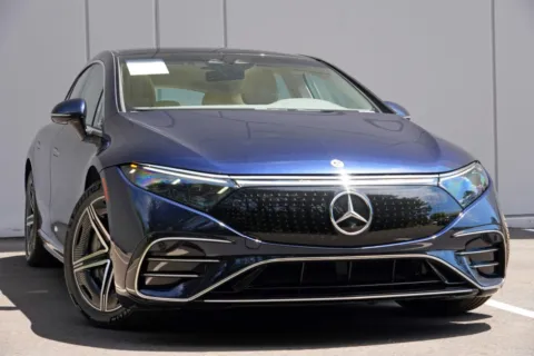 More photos of 2023 Mercedes-Benz EQS 580 at DRIVE A DREAM, GA