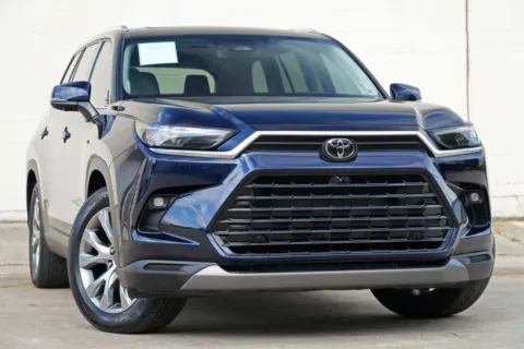 More photos of 2025 Toyota Grand Highlander Limited at DRIVE A DREAM, GA