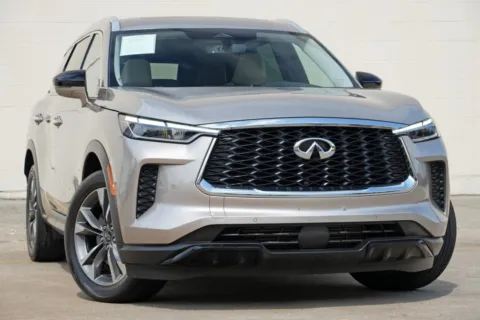 More photos of 2025 INFINITI QX60 LUXE at DRIVE A DREAM, GA