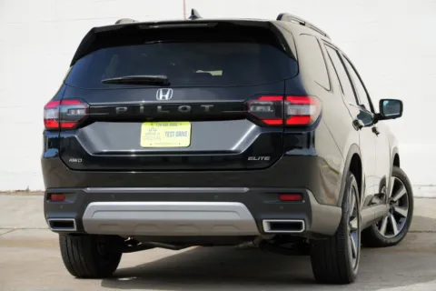 More photos of 2023 Honda Pilot Elite at DRIVE A DREAM, GA