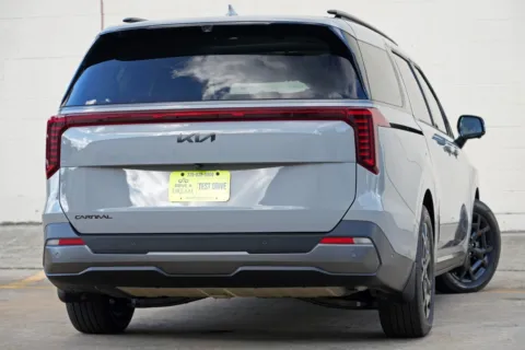 More photos of 2025 Kia Carnival SX Prestige at DRIVE A DREAM, GA