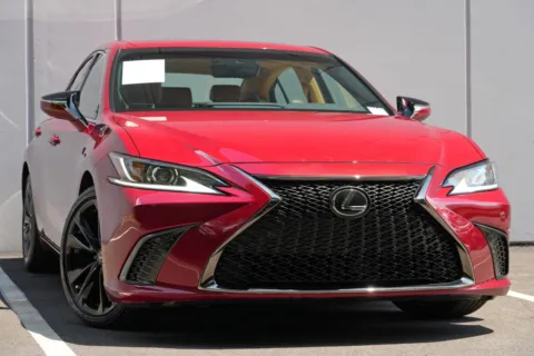 More photos of 2025 Lexus ES 300h F SPORT Design at DRIVE A DREAM, GA