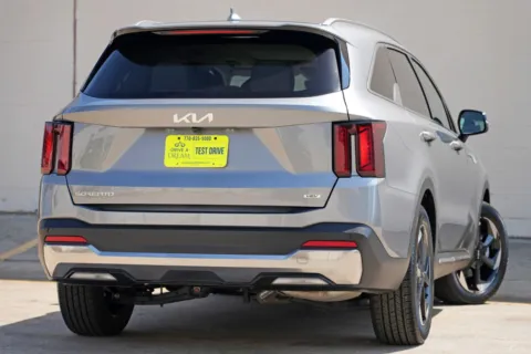More photos of 2025 Kia Sorento Hybrid EX at DRIVE A DREAM, GA