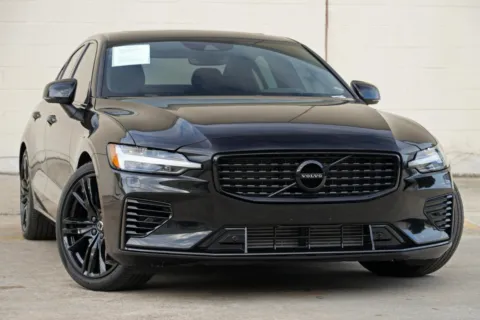 More photos of 2022 Volvo S60 Recharge Plug-In Hybrid Black Edition R-Design at DRIVE A DREAM, GA