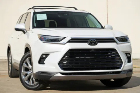 More photos of 2024 Toyota Grand Highlander Limited at DRIVE A DREAM, GA