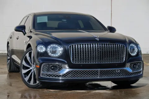 More photos of 2023 Bentley Flying Spur Azure at DRIVE A DREAM, GA