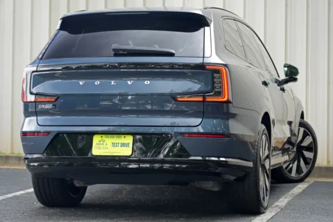 More photos of 2025 Volvo EX90 Ultra at DRIVE A DREAM, GA