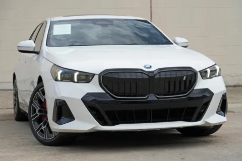 More photos of 2025 BMW i5 eDrive40 w/ M Sport Package at DRIVE A DREAM, GA