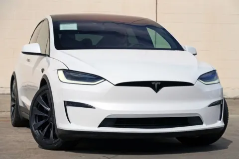 More photos of 2023 Tesla Model X Standard Range at DRIVE A DREAM, GA