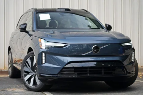 More photos of 2025 Volvo EX90 Ultra at DRIVE A DREAM, GA