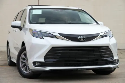 More photos of 2026 Toyota Sienna XLE at DRIVE A DREAM, GA