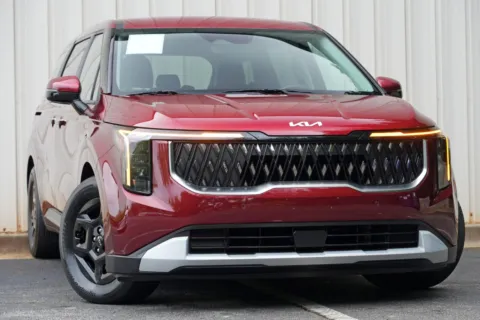 More photos of 2025 Kia Carnival LXS at DRIVE A DREAM, GA