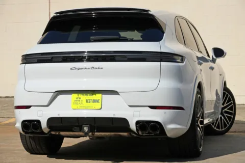 More photos of 2024 Porsche Cayenne Turbo E-Hybrid w/ Premium Plus & Tech Packages at DRIVE A DREAM, GA